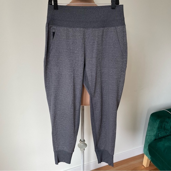 Athleta Heather Gray SCULPTEK Venice Mid Rise Jogger Pants 597888 EUC Size M - Picture 4 of 12